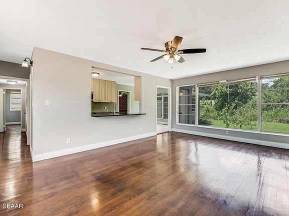 3rd image of 350 S Seneca Blvd