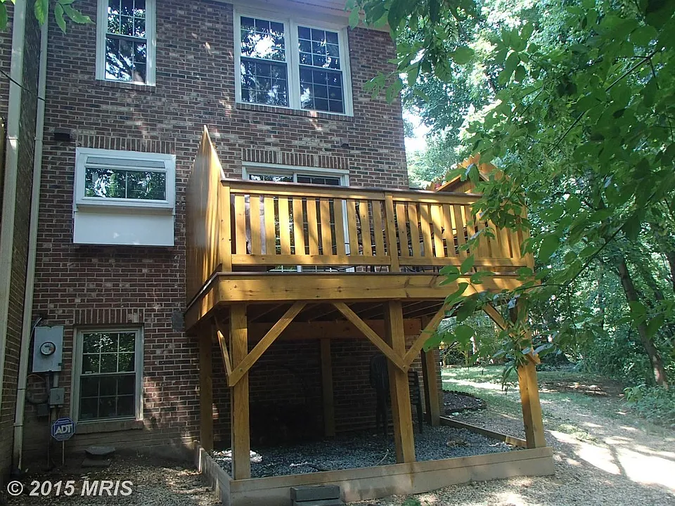 Exterior (Rear)