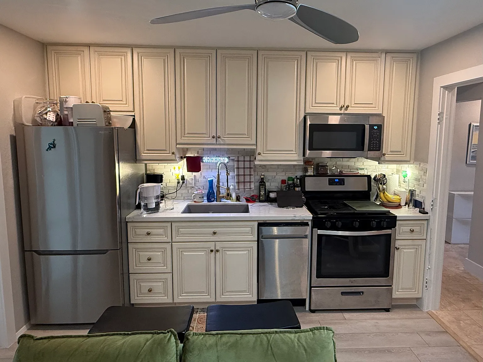 1 bed, 400 sqft, $2,700 — Photo 2