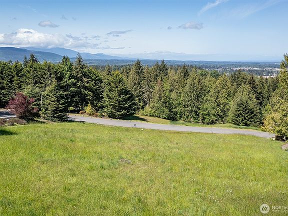 5th image of 973 Fox Hollow Road