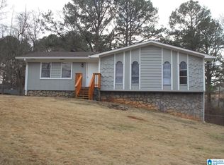 100 Sunrise Cir, Adamsville, AL 35005