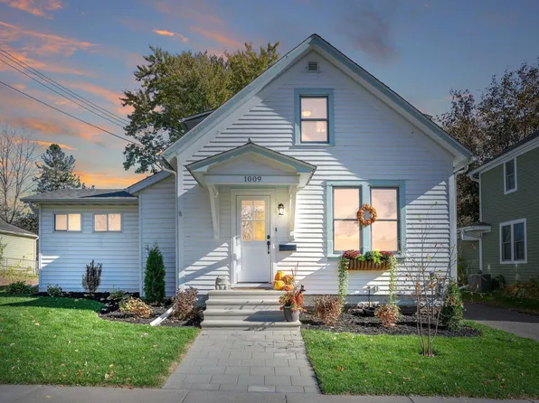 1009 7th St S, Stillwater, MN 55082