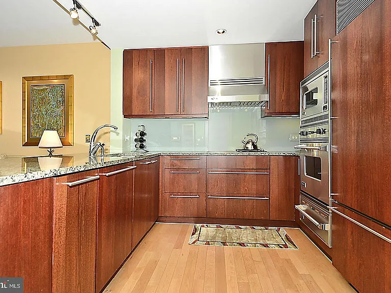 2001 15th St N #1209 — Photo 1