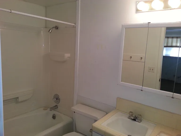 1282 E Pagos Ave — Photo 9