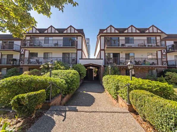 131 W 4th St #107, North Vancouver, BC V7M 3C8
