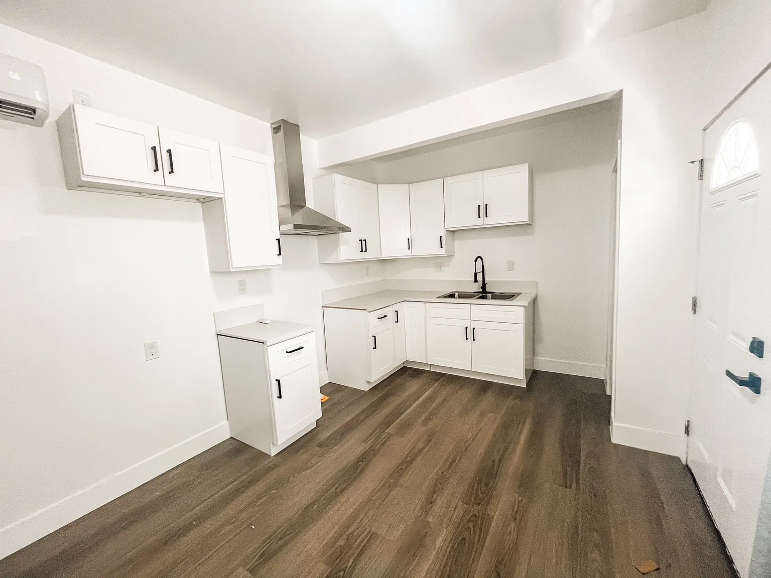 2 bed, $2,800 — Photo 2