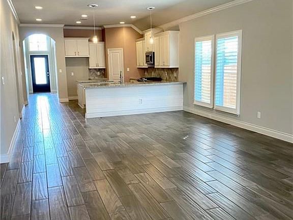 4th image of 205 Magdalene Way