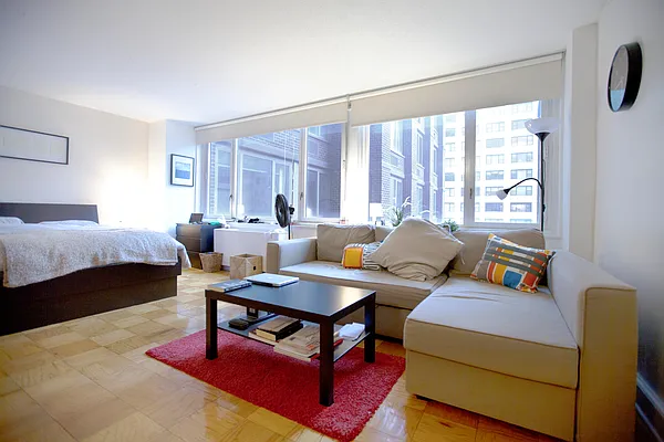 Rented by Avenues Real Estate | media 26