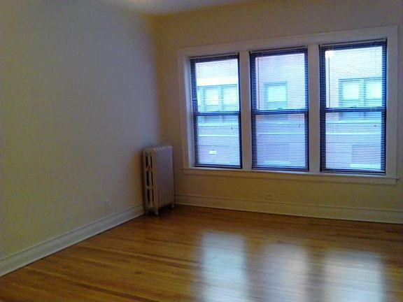 2nd image of 5475 S Everett Ave APT 1S