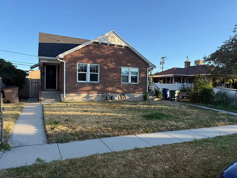1472 E Redondo Ave — Photo 1