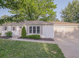 10122 Horton Dr, Overland Park, KS 66207