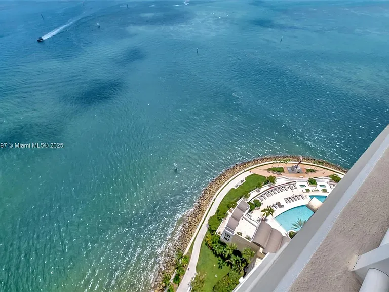 848 Brickell Key Dr #2602 — Photo 38