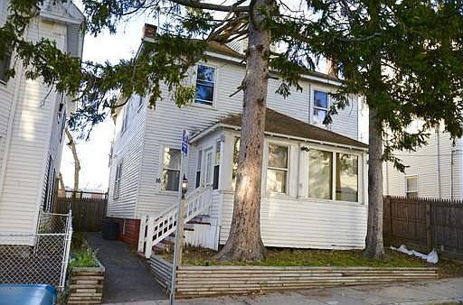 2nd image of 16 Willow St