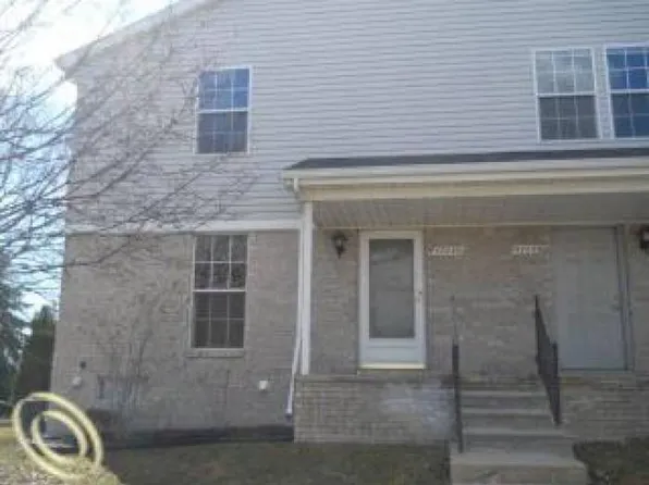 47035 Auburn Ct, Shelby Township, MI 48317