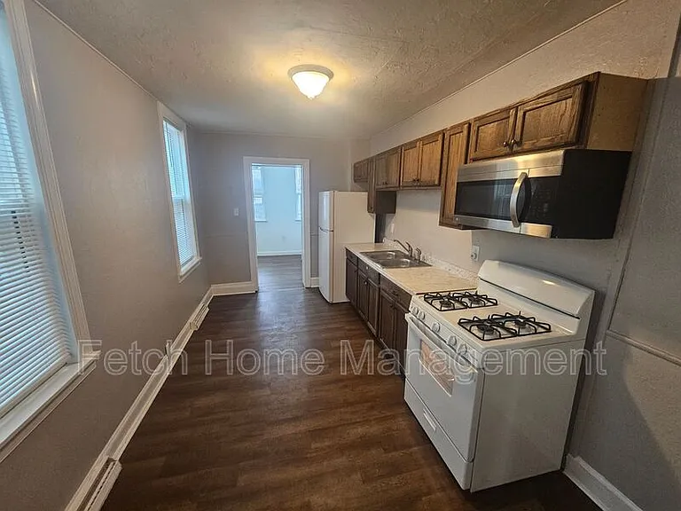 826 Wallace St — Photo 5