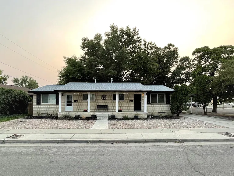 7930 S Wilson St — Photo 2