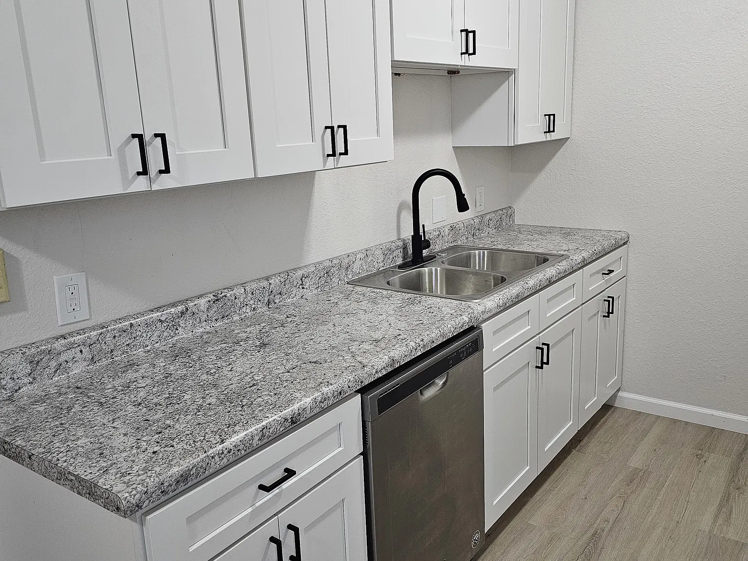 2 bed, 800 sqft, $950 — Photo 1