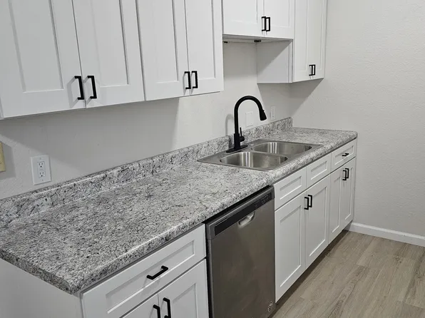 1304 Centreville Ave APT F, Belleville, IL 62220