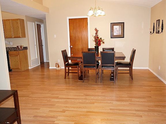 4th image of 613 W Jaffa St