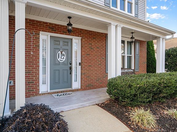 4th image of 102 Stonewater Dr