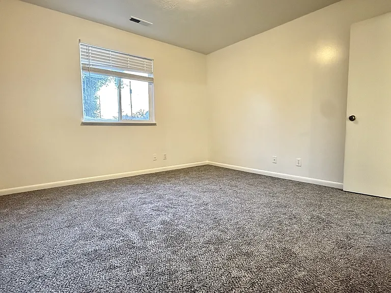 966 S Glendale St — Photo 17