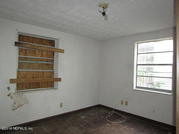 4th image of 1648 UNION Street W