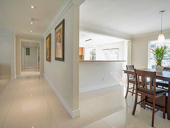 3rd image of 26 Sunrise Ave