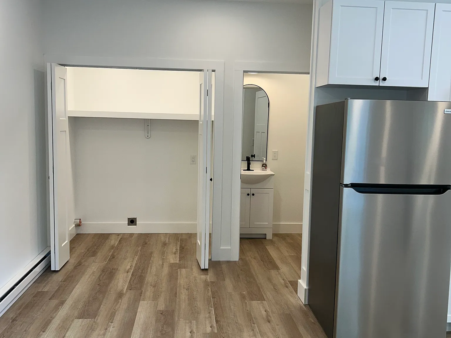 1 bed, 1.5 bath, 1000 sqft, $2,000 — Photo 4