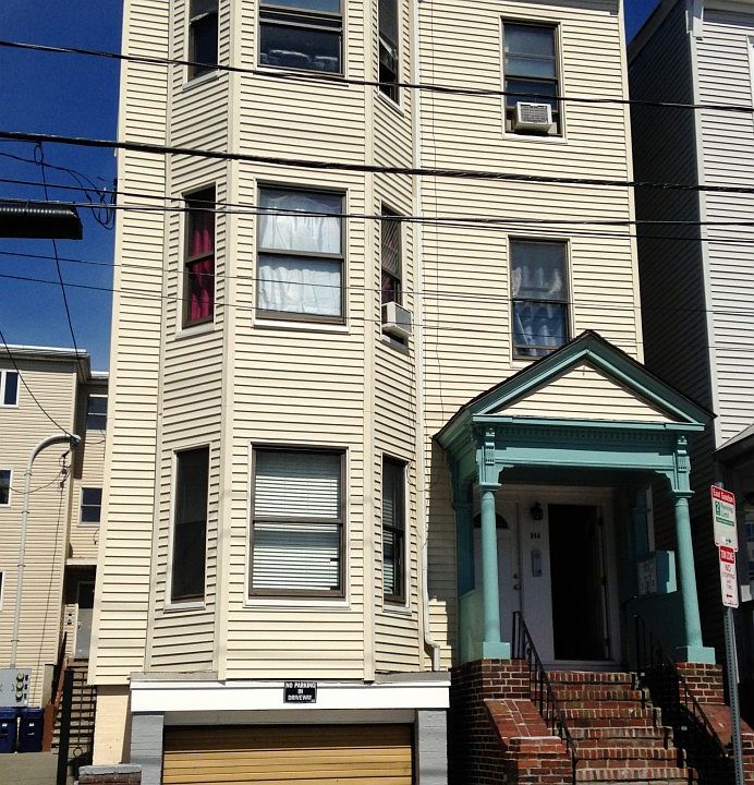 1st image of 344 Saratoga St