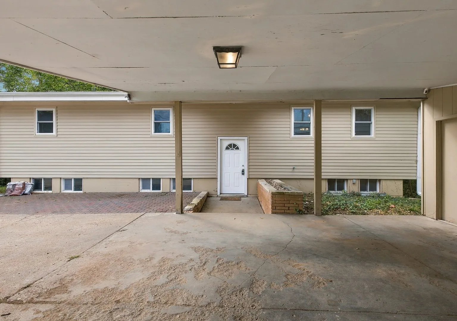 Please View 3D Virtual Walk-Through Before Scheduling a Showing — Photo 3