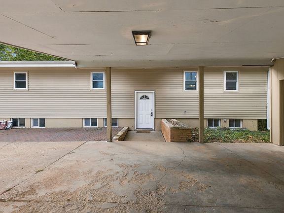 3rd image of 2309 Anderson Ave
