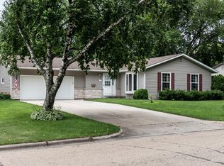 345 13th St SW, Owatonna, MN 55060
