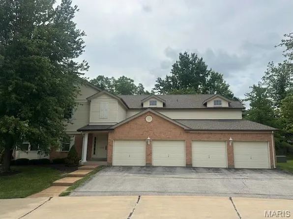 10900 Village Grove Dr APT B, Saint Louis, MO 63123