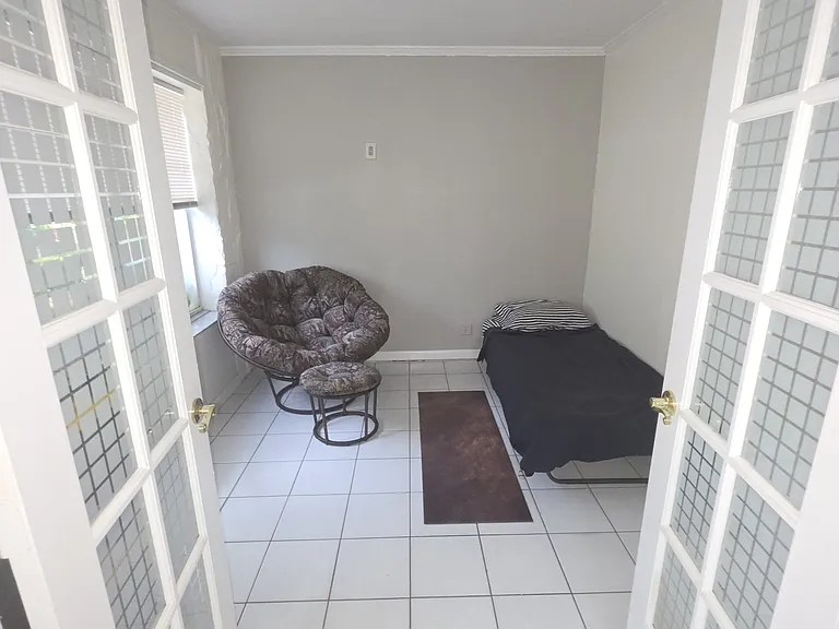 5701 McKinley St #4 — Photo 9