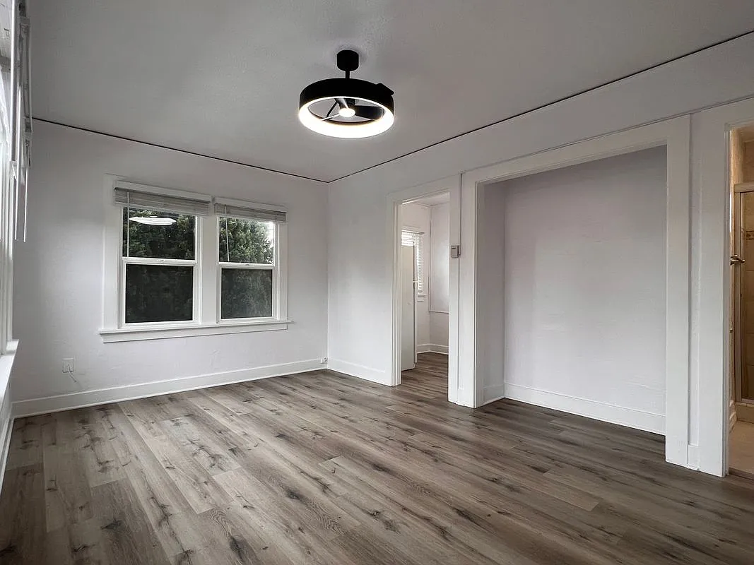 Building Photo - 227 Avenue F #F