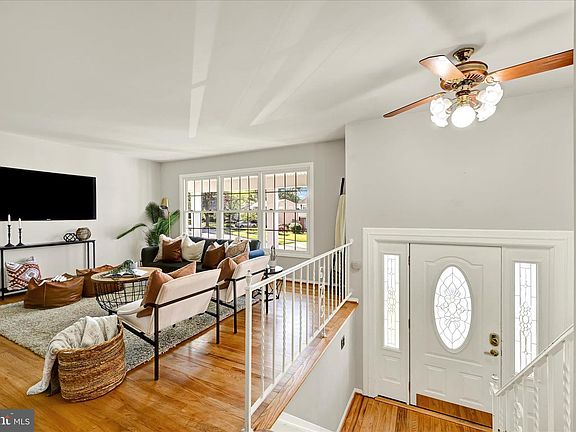 4th image of 2104 Triandos Dr