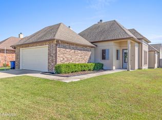 100 Adler Pl, Youngsville, LA 70592