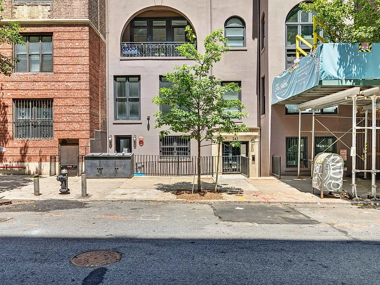 241 W 75th St #3D — Photo 7