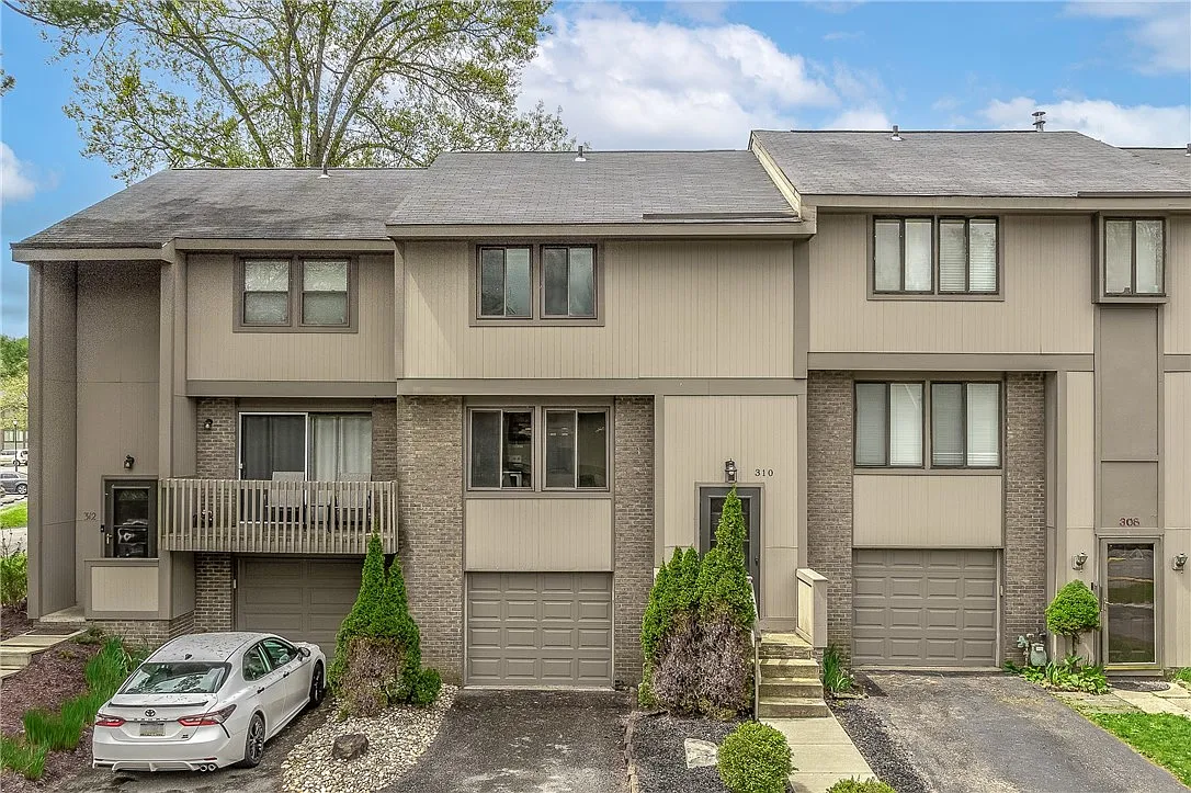 310 Ridge Point Cir photo 1
