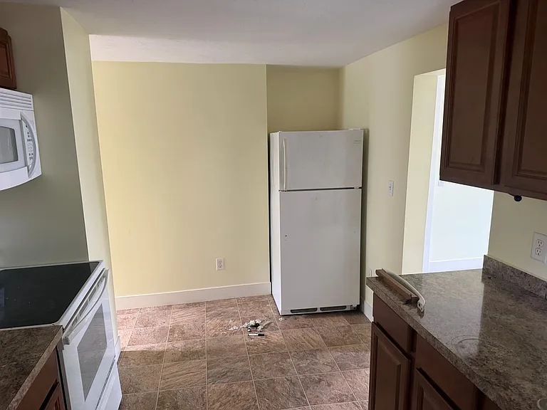 31 Oak St #2 — Photo 5