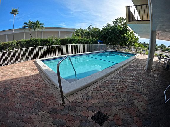 5th image of 3581 S Ocean Boulevard #7e