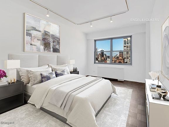 3rd image of 400 E 56th St APT 23L