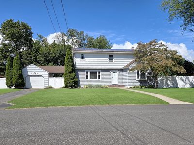 945 Benedict Street, Bohemia, NY, 11716