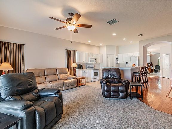 5th image of 2908 Banyan Hill Ln