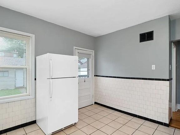 4th image of 4800 Goethe Ave #1E