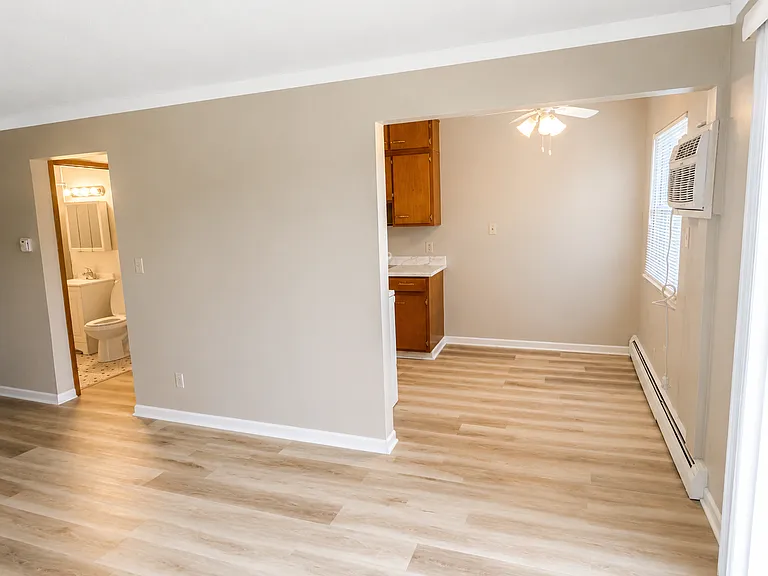 Hazelwood Apartments — Photo 46
