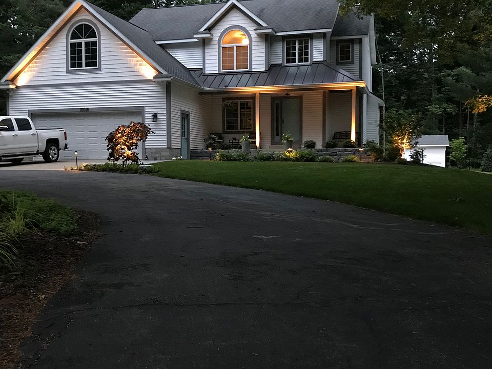 1st image of 10045 Hiawatha Dr