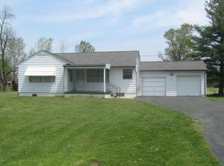 145 S High St, Hebron, OH 43025