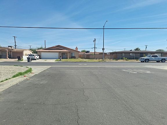 4th image of 83190 Tourmaline Ave
