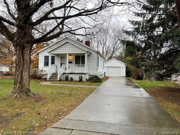 11614 Schram St, Grand Blanc, MI 48439
